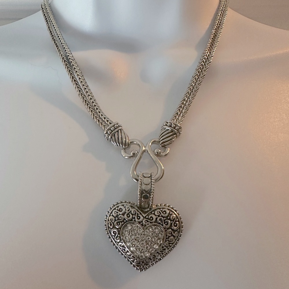 ✨🤩✨GREAT GIFT IDEA!! STUNNING Lia Sophia “Tiffany” inspired heart necklace